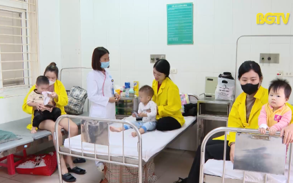 An to&agrave;n sống: Kh&ocirc;ng chủ quan với c&uacute;m m&ugrave;a ở trẻ nhỏ