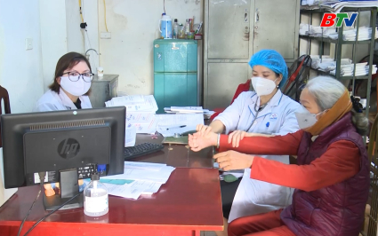 An to&agrave;n sống: Kiểm so&aacute;t huyết &aacute;p m&ugrave;a lạnh - Th&oacute;i quen nhỏ, lợi &iacute;ch lớn