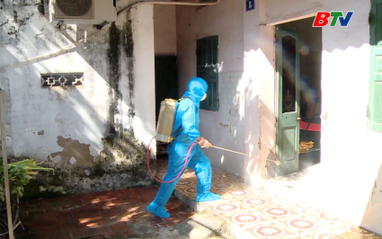 An to&agrave;n sống: Ph&ograve;ng chống dịch bệnh sau b&atilde;o lũ