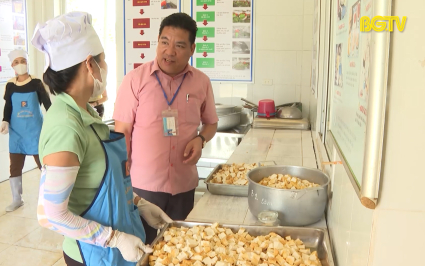 An to&agrave;n thực phẩm m&ugrave;a nắng n&oacute;ng 