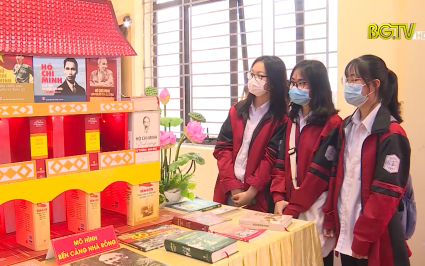 Ấn tượng kh&ocirc;ng gian trưng b&agrave;y s&aacute;ch, tư liệu, hiện vật lịch sử