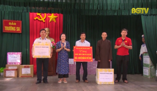Đo&agrave;n c&ocirc;ng t&aacute;c tỉnh BG thăm động vi&ecirc;n qu&acirc;n v&agrave; d&acirc;n huyện đảo Trường Sa, nh&agrave; gi&agrave;n DK1