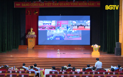 Kết nối thị trường, th&ocirc;ng suốt đầu ra đối với vải thiều 
