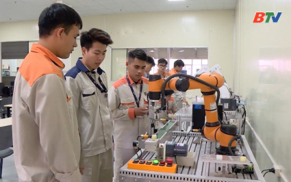 Bắc Ninh ch&uacute; trọng đ&agrave;o tạo nh&acirc;n lực phục vụ c&ocirc;ng nghiệp b&aacute;n dẫn 