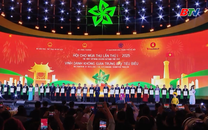 Bắc Ninh được t&ocirc;n vinh tại Hội chợ M&ugrave;a thu 