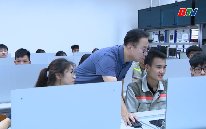 Bắc Ninh thu h&uacute;t đ&agrave;o tạo nguồn nh&acirc;n lực b&aacute;n dẫn