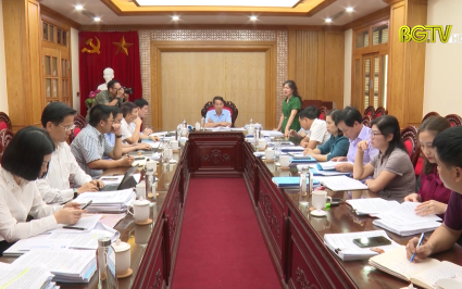 Thẩm định Dự thảo Nghị quyết tr&igrave;nh Kỳ họp thứ 8, HĐND tỉnh kho&aacute; XIX