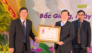 Ban nội ch&iacute;nh Tỉnh ủy đ&oacute;n nhận Hu&acirc;n chương lao động hạng Ba