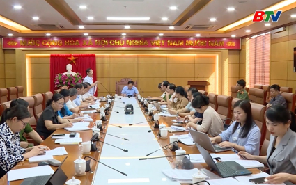 Ban Ph&aacute;p chế thẩm tra dự thảo một số Nghị quyết
