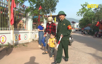 Bảo đảm an to&agrave;n giao th&ocirc;ng cho học sinh 