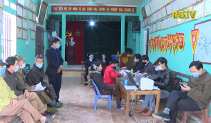 Bắt buộc đeo khẩu trang tại nơi tập trung đ&ocirc;ng người