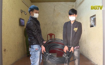 Bắt nh&oacute;m đối tượng chuy&ecirc;n trộm cắp d&acirc;y c&aacute;p điện ngầm