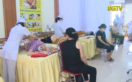 Bệnh tho&aacute;i h&oacute;a khớp gối 