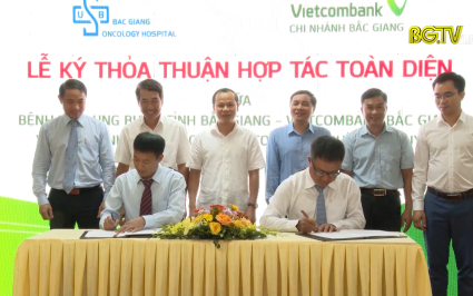 Bệnh viện Ung bướu tỉnh v&agrave; Vietcombank k&yacute; kết thoả thuận hợp t&aacute;c to&agrave;n diện