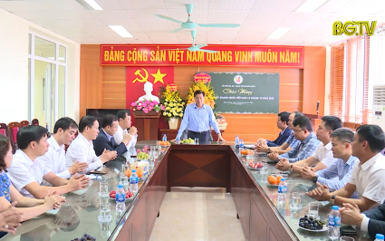 B&iacute; thư Tỉnh ủy ch&uacute;c mừng ng&agrave;y Doanh nh&acirc;n Việt Nam