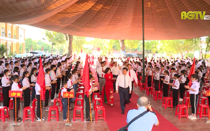 B&iacute; thư Tỉnh ủy dự khai giảng năm học 2022-2023  tại huyện T&acirc;n Y&ecirc;n
