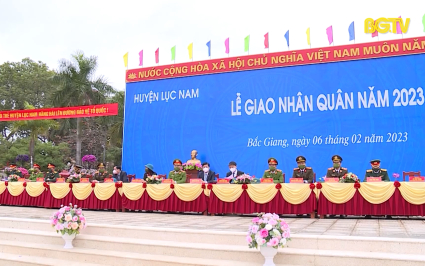 B&iacute; thư Tỉnh uỷ dự Lễ giao nhận qu&acirc;n huyện Lục Nam