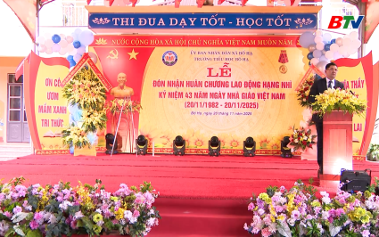 Đồng ch&iacute; B&iacute; thư Tỉnh ủy dự Lễ kỷ niệm 20/11 tại Trường Tiểu học Bố Hạ