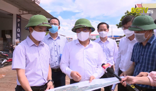 B&iacute; thư Tỉnh uỷ Dương Văn Th&aacute;i kiểm tra sản xuất tại một số địa phương