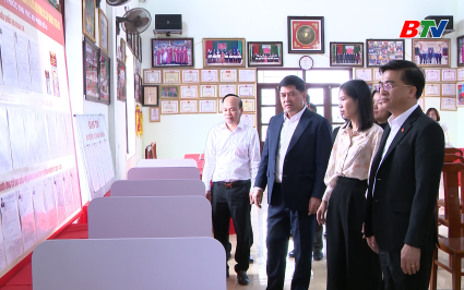 B&iacute; thư Tỉnh ủy kiểm tra c&ocirc;ng t&aacute;c chuẩn bị bầu cử tại phường T&acirc;n Tiến 