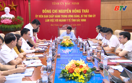 B&iacute; thư Tỉnh ủy l&agrave;m việc với Ng&agrave;nh y tế