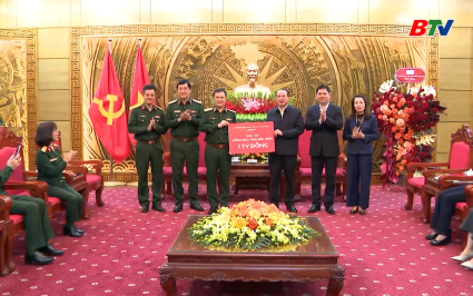 Thường trực Tỉnh ủy tiếp, l&agrave;m việc với Tập đo&agrave;n Viettel