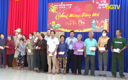 B&iacute; thư Tỉnh uỷ thăm b&agrave; con Bắc Giang tại tỉnh T&acirc;y Ninh