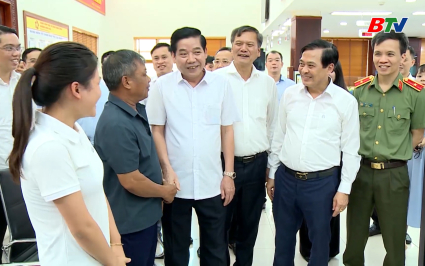 B&iacute; thư Tỉnh uỷ thăm, động vi&ecirc;n c&aacute;n bộ tại phường Kinh Bắc