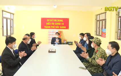 B&iacute; Thư Tỉnh ủy thăm, động vi&ecirc;n cơ sở điều trị Covid-19