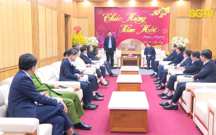 B&iacute; thư Tỉnh uỷ thăm, nắm bắt t&igrave;nh h&igrave;nh triển khai nhiệm vụ tại thị x&atilde; Việt Y&ecirc;n v&agrave; doanh nghiệp 
