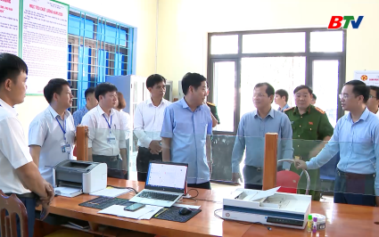 B&iacute; thư Tỉnh uỷ thăm, nắm t&igrave;nh h&igrave;nh vận h&agrave;nh ch&iacute;nh quyền 2 cấp
