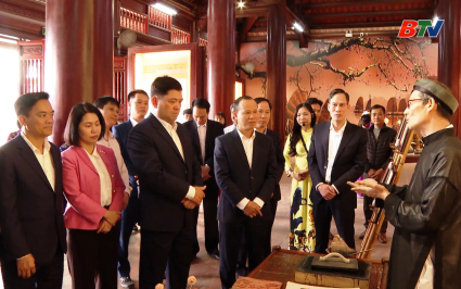 B&iacute; thư Tỉnh ủy thăm Trung t&acirc;m Bảo tồn tranh d&acirc;n gian Đ&ocirc;ng Hồ