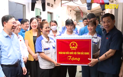 B&iacute; thư Tỉnh ủy tiếp x&uacute;c cử tri tại Việt Y&ecirc;n