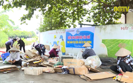 Biến r&aacute;c thải th&agrave;nh tiền hỗ trợ sinh kế cho phụ nữ ngh&egrave;o
