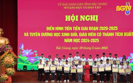 Biểu dương 382 tập thể, c&aacute; nh&acirc;n xuất sắc trong phong tr&agrave;o thi đua ng&agrave;nh Gi&aacute;o dục