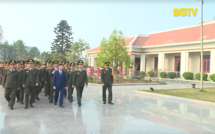 Bộ C&ocirc;ng an b&aacute;o c&ocirc;ng d&acirc;ng B&aacute;c tại Khu lưu niệm s&aacute;u điều B&aacute;c Hồ dạy C&ocirc;ng an nh&acirc;n d&acirc;n