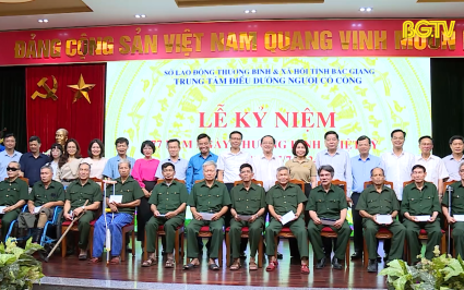 Bộ trưởng Bộ KH&CN thăm, tặng qu&agrave; Trung t&acirc;m điều dưỡng người c&oacute; c&ocirc;ng tỉnh