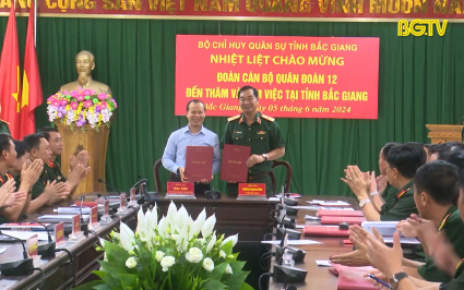 Bộ tư lệnh Qu&acirc;n đo&agrave;n 12 thăm, l&agrave;m việc tại tỉnh Bắc Giang