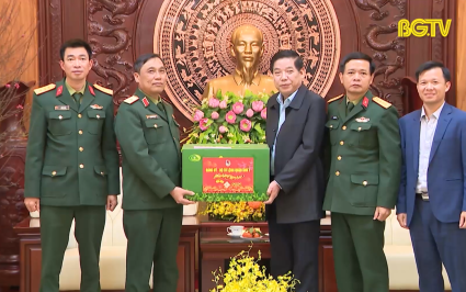 Bộ Tư lệnh Qu&acirc;n khu 1 ch&uacute;c tết tỉnh Bắc Giang 