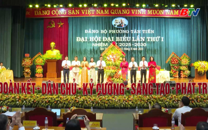 C&aacute;c đồng ch&iacute; l&atilde;nh đạo tỉnh dự Đại hội nhiệm kỳ 2025 - 2030 tại c&aacute;c phường, x&atilde; tr&ecirc;n địa b&agrave;n tỉnh