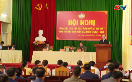 C&aacute;c đồng ch&iacute; l&atilde;nh đạo tỉnh v&agrave; c&aacute;c tổ đại biểu HĐND tỉnh tiếp x&uacute;c cử tri tại c&aacute;c địa phương trong tỉnh
