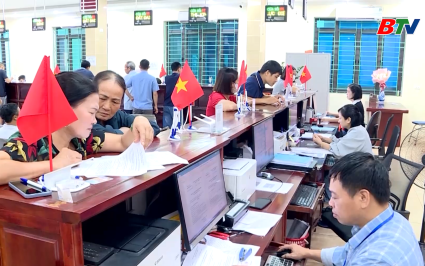 C&aacute;c VĐXH: Ngăn chặn t&igrave;nh trạng &ldquo;C&ograve;&rdquo; tại c&aacute;c điểm giải quyết thủ tục h&agrave;nh ch&iacute;nh