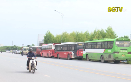 Cần siết chặt quản l&yacute; xe đưa đ&oacute;n c&ocirc;ng nh&acirc;n