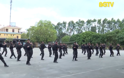 Cảnh s&aacute;t cơ động - &ldquo;L&aacute; chắn th&eacute;p&rdquo; tr&ecirc;n mặt trận giữ g&igrave;n ANTT