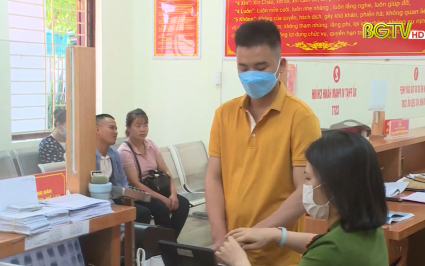 Cao điểm 90 ng&agrave;y đ&ecirc;m thu nhận hồ sơ cấp CCCD gắn ch&iacute;p v&agrave; định danh điện tử