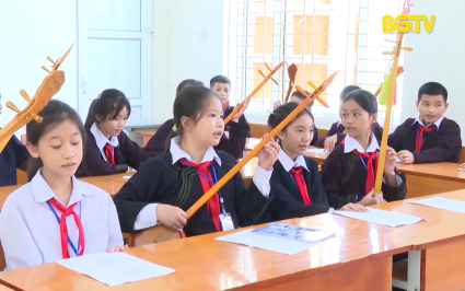 Chăm lo đời sống tinh thần cho học sinh d&acirc;n tộc nội tr&uacute; 