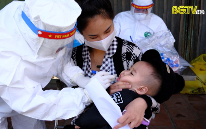 Chăm s&oacute;c trẻ nhiễm Covid-19 tại nh&agrave;