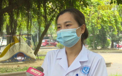 Chăm s&oacute;c trẻ sơ sinh mắc Covid-19