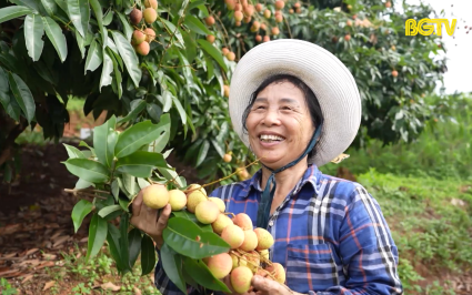 &ldquo;Chạm tay v&agrave;o hạnh ph&uacute;c&rdquo; 