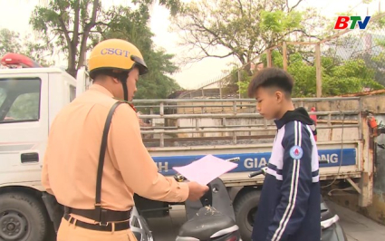 Chấn chỉnh t&igrave;nh trạng học sinh vi phạm giao th&ocirc;ng
